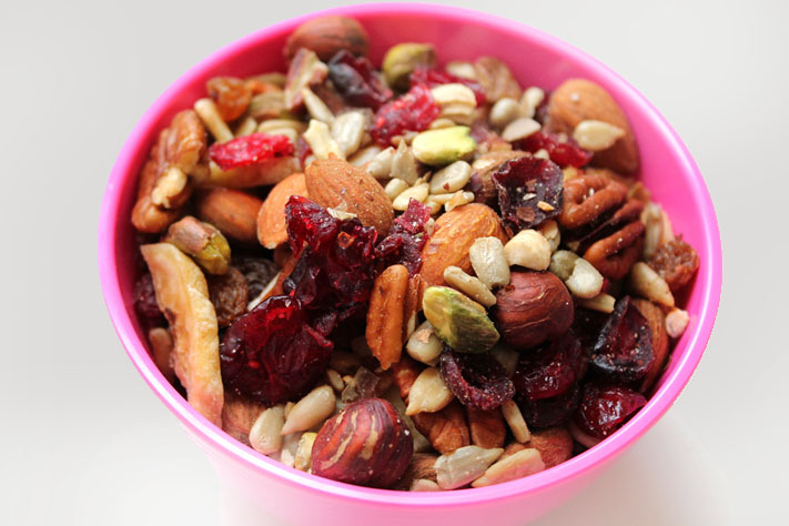 HEALTHY SNACKING ON TRAIL MIX