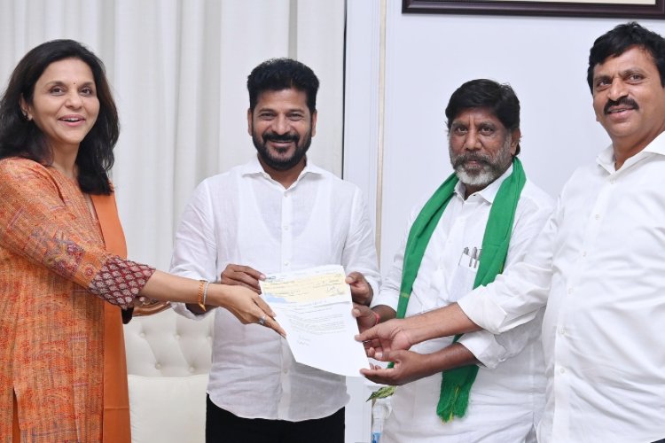 Apollo Hospitals contributes ₹1 Crore to Chief Minister Relief Fund, for flood recovery operations!