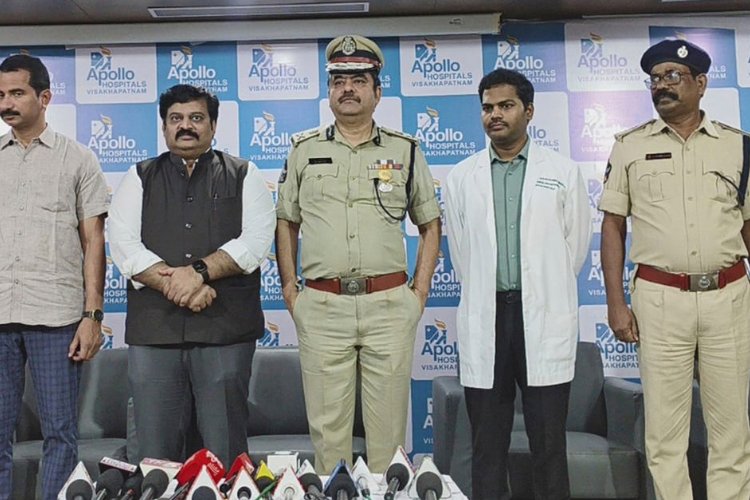 Visakhapatnam City Police & Apollo Hospitals; unveil ambulance services to save lives of accident victims!