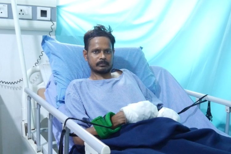 Doctors at Amor Hospitals save the life of a construction worker whose lung got punctured with iron rods passing through his chest after fall from third floor