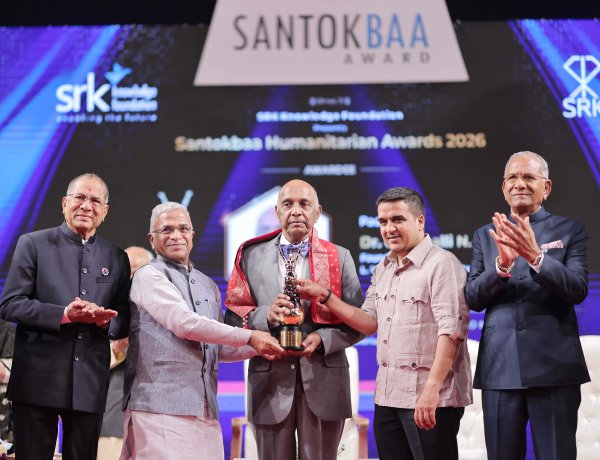 SantokBaa Humanitarian Award to LVPEI Founder